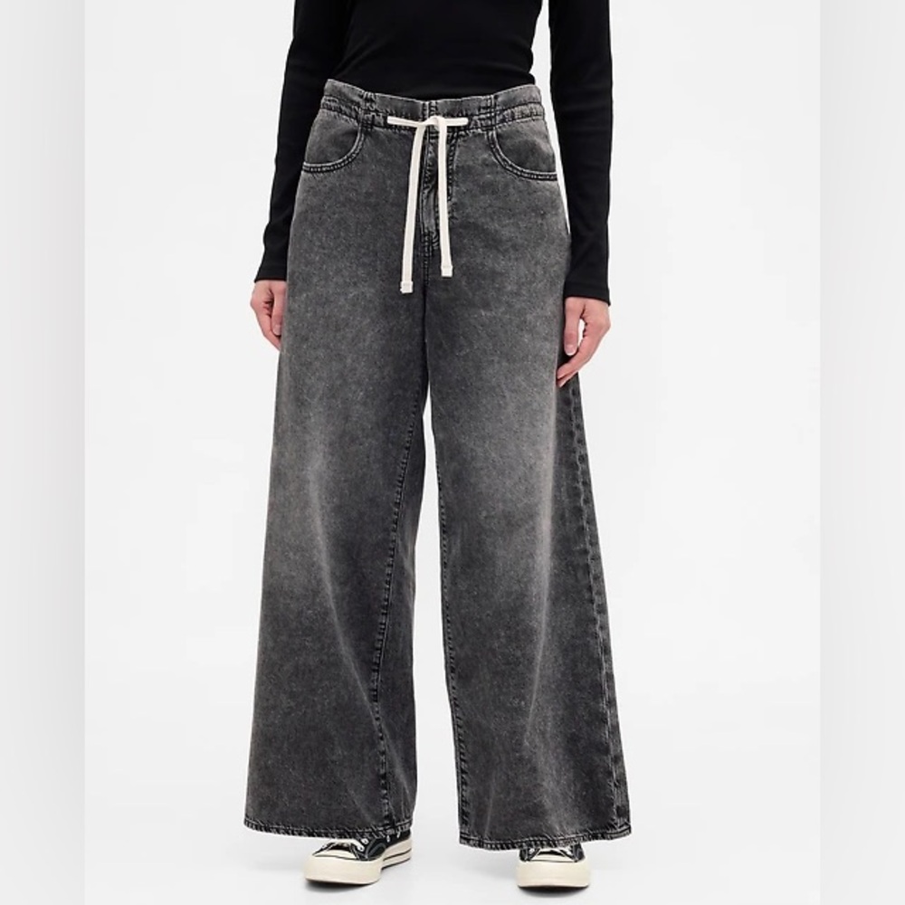 Gap High Rise Pull-On SuperLight Baggy Jeans size small 🤍